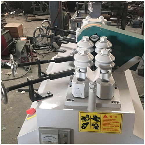 自動(dòng)鍬把機(jī)小型方木加工圓棒機(jī)掃把棍鍬把砂光削尖機(jī)
